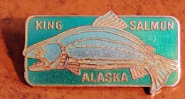 Très Belle Broche émaillée Sur Métal Doré : Saumon : King Salmon Alaska - Fischerei