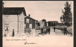 DB2693 SWEDEN  NYBYN MED PRESTGARDEN I FONDEN POSTCARD - Suède