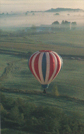 Hot Air Balloon In Flight - Montgolfières