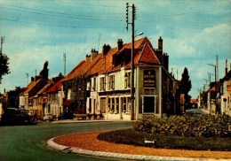 78-NEAUPHLE LE CHATEAU...PLACE MANCEST... CPM ANIMEE - Neauphle Le Chateau