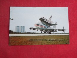 Columbia & NASA 747   Ref 1554 - Espace