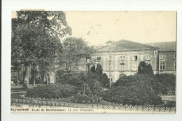 Ruiselede  - Ruysselede  *  Ecole De Bienfaisance - La Cour D'honneur - Ruiselede