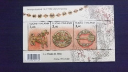 Finnland 1470/2 Block 21 **/mnh, 150 Jahre Nationalepos „Neue Kalevala“: Alter Schmuck. - Blocks & Kleinbögen