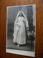 COMMUNIANTE ANNEE 1920 - CARTE PHOTO VIERGE - GABRIELLE GRIMONPREZ - Communion
