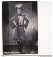 Au Plus Rapide Photo Dédicacée Dédicace Opéra Robert Dyrassen Studio Harcourt Paris - Signed Photographs