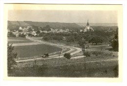 ANET : Panorama : Le Village, L'église, Au Premier Plan La Route (4CV) - Anet