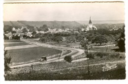 ANET : Vue Générale : Le Village, L'église, Au Premier Plan La Route (4CV) - Anet