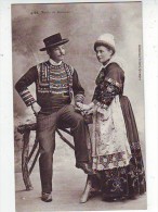 29. MARIES DE BANNALEC . COSTUMES . Collection VILLARD - Bannalec