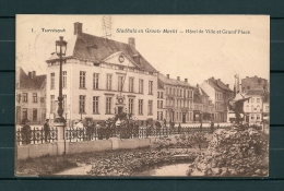 TURNHOUT: Stadhuis En Groote Markt, Gelopen Postkaart (Uitg Bob) (GA19975) - Turnhout
