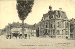 51/ CPA A - Fère Champenoise - Place De L'Hotel De Ville - Fère-Champenoise