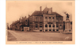 CPA  -  Putanges (Orne) Place Du Marché Et Rue Aristide Briand - Putanges