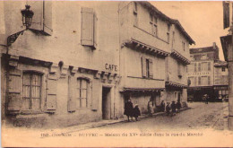 RUFFEC - Maison Du XVe Siècle Dans La Rue Du Marché - Ruffec