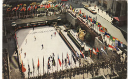 NEW  YORK   /  ROCKEFELLER  PLAZA SKATING RINK - Parks & Gärten