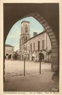 CASTILLONNES VUE DE L'EGLISE PLACE DU MARCHE - Autres & Non Classés