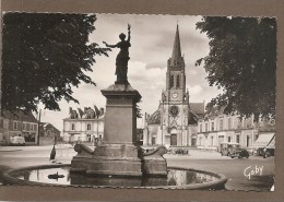 72 MAYET  LA¨PLACE ET LA FONTAINE  VOITURE CAMION CITROEN   N° 7  ECRITE VOIR LES 2 SCANS  BON ETAT 1956 - Mayet