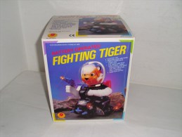 FIGHTING  TIGER - Antikspielzeug