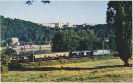 Train :  Splendide Image Des Editions La Vie Du Rail : Le Mistral Près De Lyon - Railway