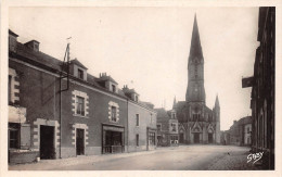 ¤¤  -   1  -  CARQUEFOU   -  L'Eglise Et La Place    -  ¤¤ - Carquefou