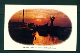 ENGLAND  -  Thurne Mill  Norfolk Broads  Unused Postcard As Scan - Autres & Non Classés