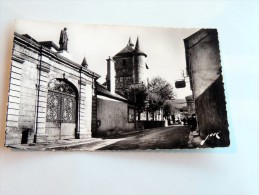 Carte Postale Ancienne : SAINT-PE DE BIGORRE : Entrée Du Collège Et De L´ Eglise - Saint Pe De Bigorre