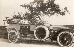 CPA 818 - MILITARIA - Carte Photo Militaire - Soldats Dans Une Automobile Militaire - Ausrüstung