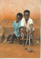Bénin - Afrique Occidentale - Les Enfants Jouent, Mais Sont-ils Heureux ? - Benín