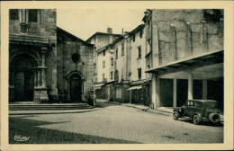 42 BOURG ARGENTAL / Place De L'Eglise Et La Halle / CARTE GLACEE - Bourg Argental