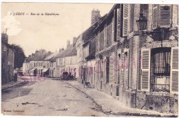 CHEROY  Rue De La République (usure Sur Le Haut à Gauche) - Cheroy