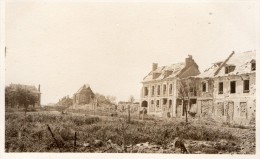 CPA 843 - MILITARIA - Carte Photo Militaire - Village De LIHONS - La Place - Guerra 1914-18