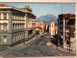 Cartolina  -   Benevento - Il Palazzo Del Governo (sin.) Camera Di Commercio (dx). - Benevento