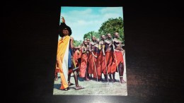 C-18440 CARTOLINA TANZANIA - MASAI DANCERS - COSTUMI TIPICI DANZE MUSICA FOLKLORE DONNE SENI NUDI - Tanzanie