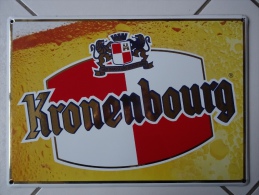 AUTHENTIQUE Et JOLIE PLAQUE EMAILLEE BIERE KRONEMBOURG. - Plaques émaillées (après 1960)