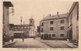 ( CPA 38 )  LES ABRETS  /  Place De L'Église  -  Rue Voltaire Et Route De Grenoble - - Les Abrets