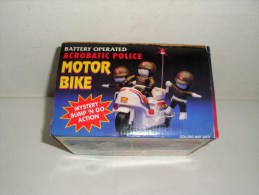 Acrobatic  Police - MOTOR BIKE - Toy Memorabilia