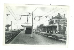 TRAPPES - Gare Des Voyageurs - Trappes