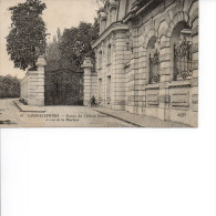 78 LOUVECIENNES Entrée Du Château Dubarry Et Rue De La Machine - Louveciennes