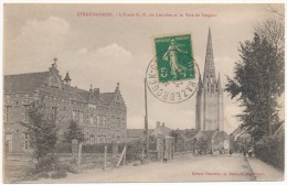 STEENVOORDE - L'Ecole N.D. De Lourdes Et La Rue De Bergues - Steenvoorde