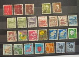 Giappone 1950 - 1959 Mixed Lot Used Stamps Pagoda Flowers Figures - Gebruikt