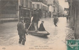 PARIS (15ème Arrondissement) - Inondations De 1910 - Passage Des Habitants à Javel - Überschwemmung 1910