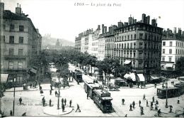 N°40816 -cpa Lyon -la Place Du Pont -tramway- - Strassenbahnen