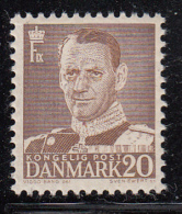 Denmark MH Scott #320 20o Frederik IX, Light Brown Type III - Nuevos