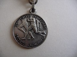 Porte-clefs "26éme Cross Du Figaro -Société Générale" 1986 - Atletiek