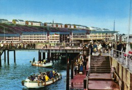 03726 - HELGOLAND - Börteboote Beim Einbooten An Der Landungsbrücke - Helgoland