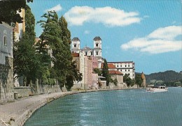 6977- POSTCARD, PASSAU- RIVER BANKS, SHIP - Passau