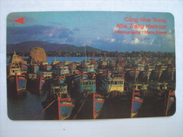 Vietnam Viet Nam Used Magnetic 60000d Phone Card / Phonecard : Nha Trang Harbour / 02 Images - Viêt-Nam