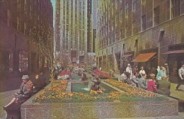 7318- POSTCARD, NEW YORK CITY- ROCKEFELLER CENTER, FOUNTAINS - Other Monuments & Buildings