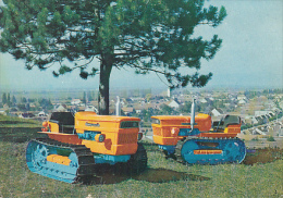 7400- POSTCARD, AGRICULTURE, TRACTORS, UNIVERSAL 445SM AND 445SV - Tracteurs