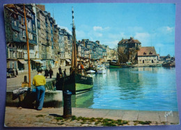 Delcampe - CPA 14 - HONFLEUR - La Luxuriante Normandie - Bassin De L'Ouest Et Quai Sainte-Catherine - YVON N°E.K.B. 247 - - Honfleur