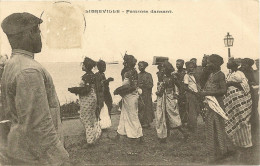 Libreville - Femmes Dansant - Carte écrite Trés Beau Plan - Gabon