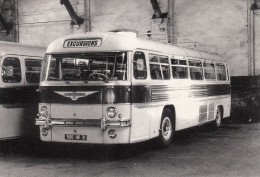 31 -TOULOUSE -  Autobus CHAUSSON  Garé Au Dépôt Des Minimes  En 1960 - Toulouse